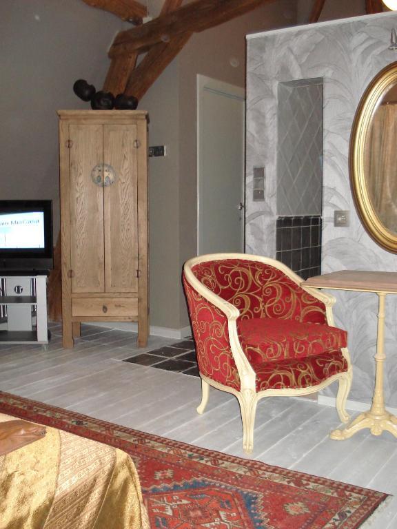Aparthotel De Beek Anno 1410 Sint-Truiden Zimmer foto