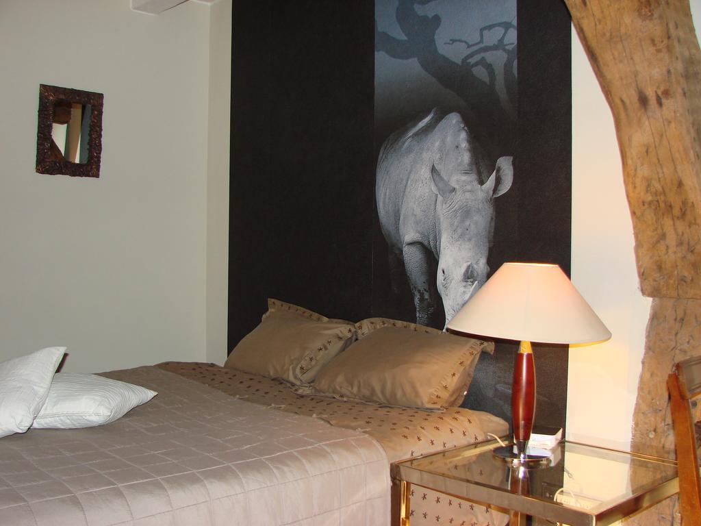 Aparthotel De Beek Anno 1410 Sint-Truiden Zimmer foto